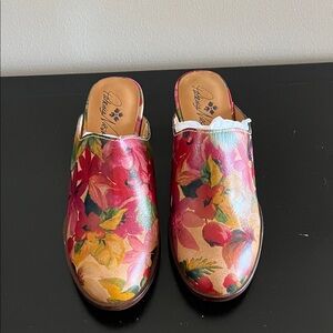 Patricia Nash Multicolor Floral Mules